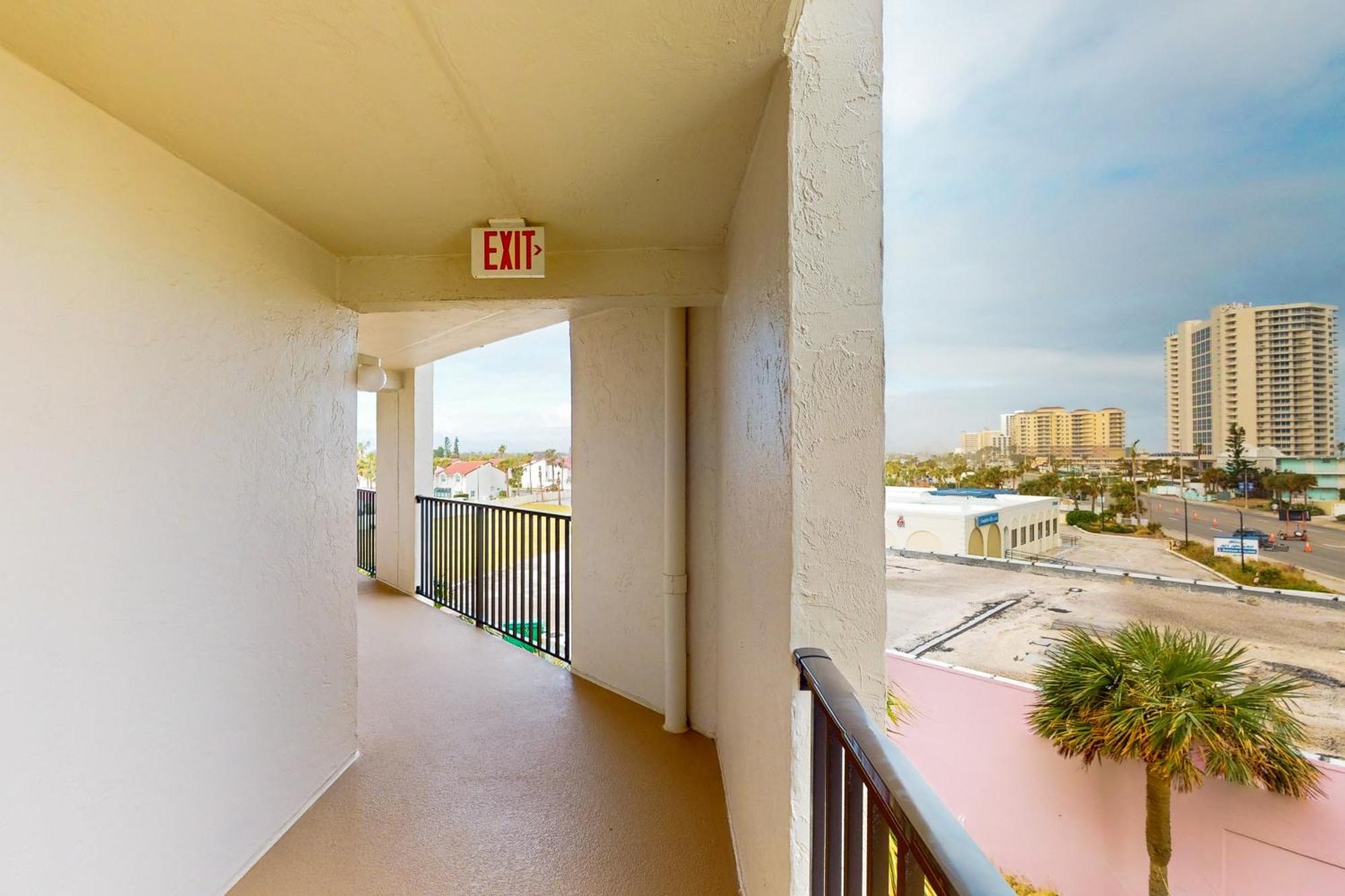 Daytona Beach Shores Condos Номер фото
